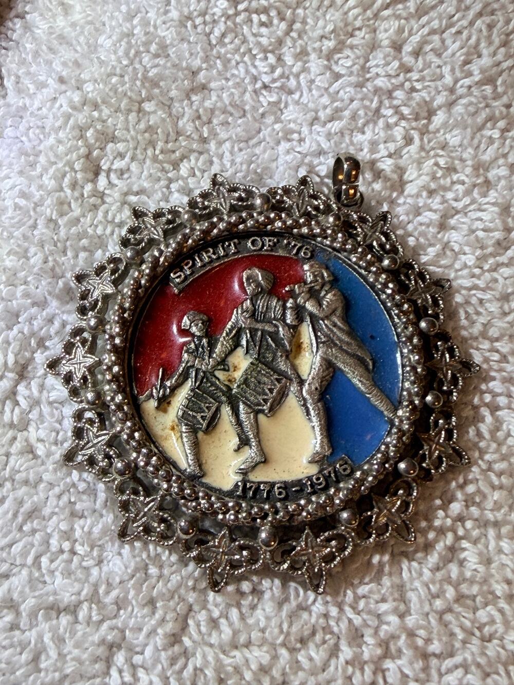 1976 Spirit of 76 Bicentennial Medal Pendant 1776-1976 Great Seal Patriotic